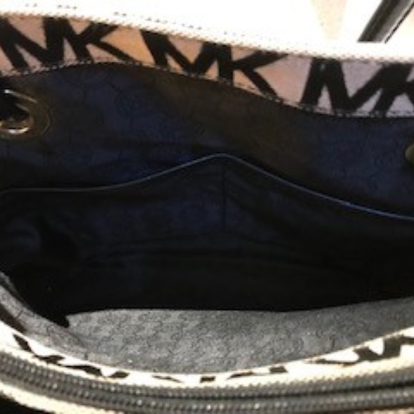 👜Michael Kors Tan & Black Tote Bag - Picture 3 of 8